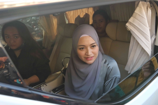 Kesedihan Nathalie Jalani Sidang Perdana Perceraian dengan Sule