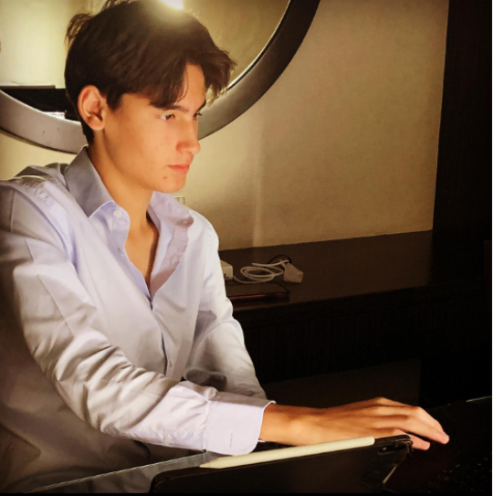 Potret Terbaru Frederik Kiran, Cucu Soekarno yang Sudah Beranjak Dewasa