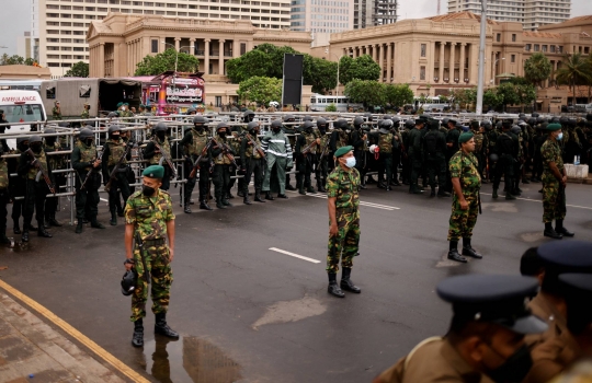 Penjagaan Ketat Polisi Usai Penggerebekan Kamp Protes Anti-Pemerintah Sri Lanka