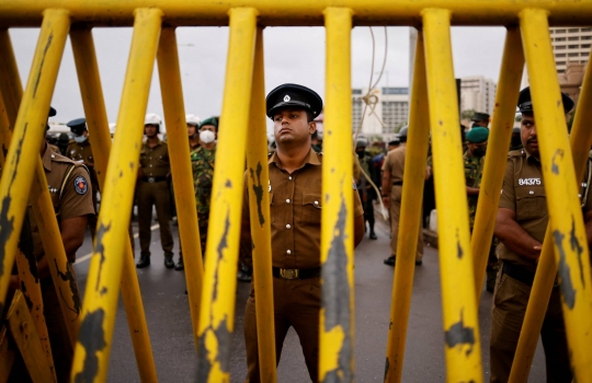 Penjagaan Ketat Polisi Usai Penggerebekan Kamp Protes Anti-Pemerintah Sri Lanka