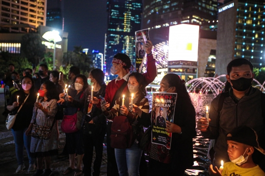 Aksi Seribu Lilin Keadilan di Bundaran HI