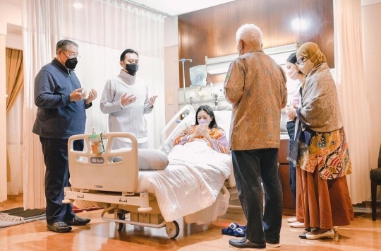 Istri Ibas Anak SBY Melahirkan, ini Potret Sang Bayi Menggemaskan Banget