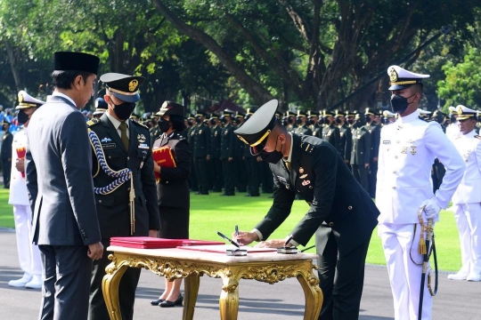 Potret 1 Keluarga TNI, Ayah Jenderal Kopassus, 1 Anak Letda & Putra Kembar Akmil