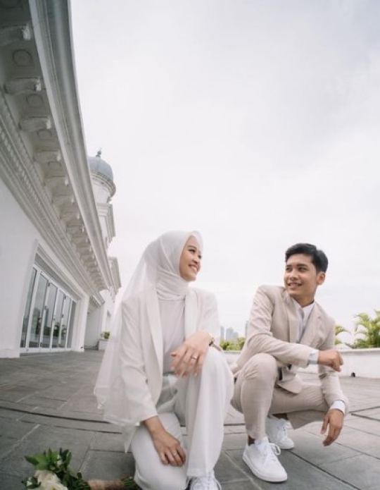 Menikah Hari Ini, Intip Potret Prewedding Bintang Emon dan Alca