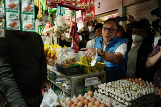 Mendag Tinjau Digitalisasi Pasar Tradisional di Bandung