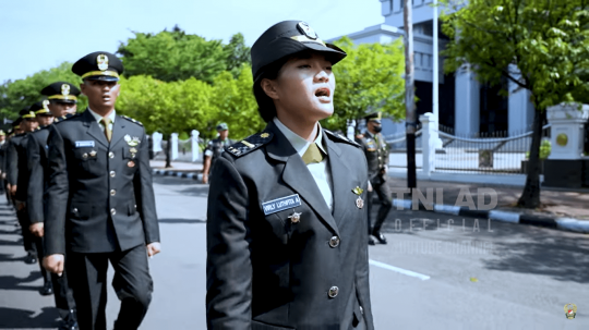 Sosok Perwira Wanita TNI AD Letda Virly Luthfita, Ternyata Ayahnya Mayor Infanteri