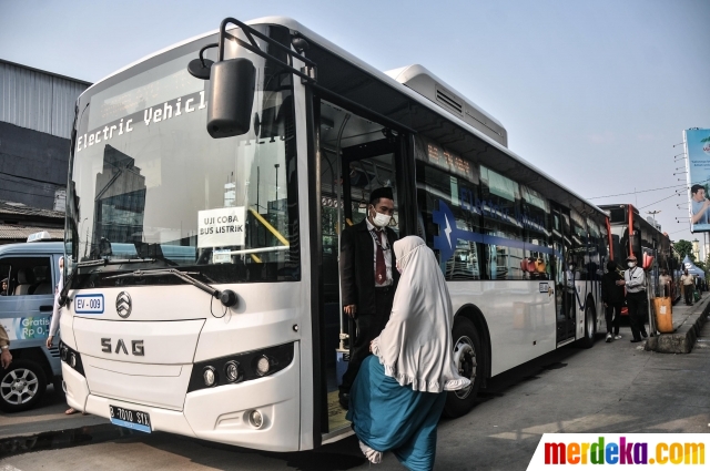 Foto : Uji Coba Bus Listrik Transjakarta Kampung Melayu-Tanah Abang Via ...