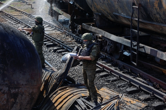 Serangan Ukraina Hantam Depot Minyak Donetsk yang Dikuasai Rusia