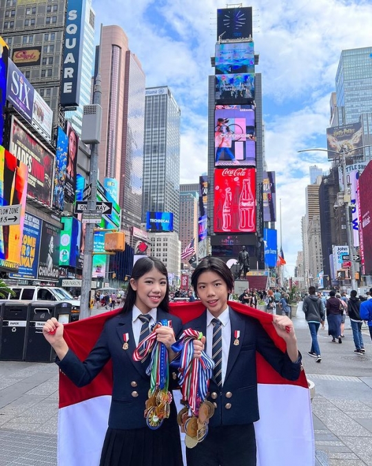 Mischka & Devon, Kakak-Adik Jenius Indonesia Sabet 85 Medali Olimpiade Internasional