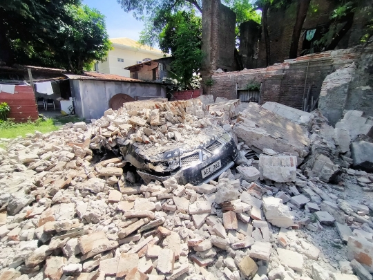 Potret Kerusakan Akibat Gempa Magnitudo 7,1 di Filipina