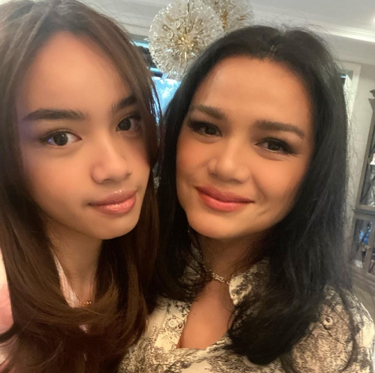 Eks Model Istri Menteri Foto Sama Dua Anaknya, Cantik Disebut Bak Kakak Adik