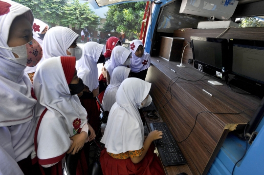 Antusiasme Anak-Anak Berinternet Sehat