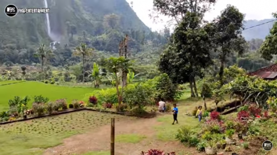 Potret Kampung Tersembunyi Cuma Ada Dua Rumah, Pemandangannya Ada Air Terjun Cantik