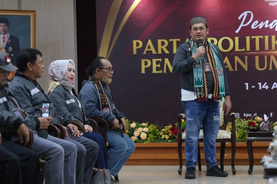 Gaya Farhat Abbas Daftarkan Partai Pandai ke KPU