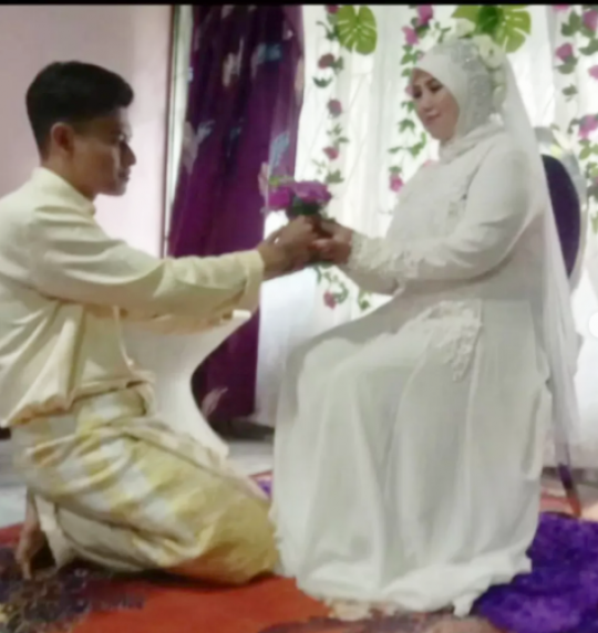 Potret Ibu Kos Menikah dengan Anak Kosnya Beda Usia 24 Tahun, Romantis Banget
