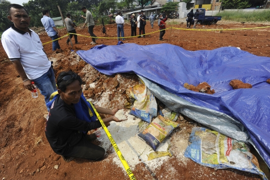 Kuburan Beras Bansos di Depok Ramai Didatangi Warga