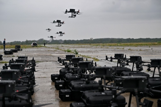 Deretan Pasukan Drone Ukraina yang Siap Intai Rusia