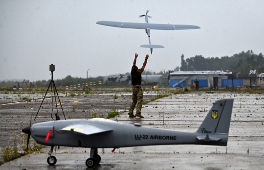 Deretan Pasukan Drone Ukraina yang Siap Intai Rusia
