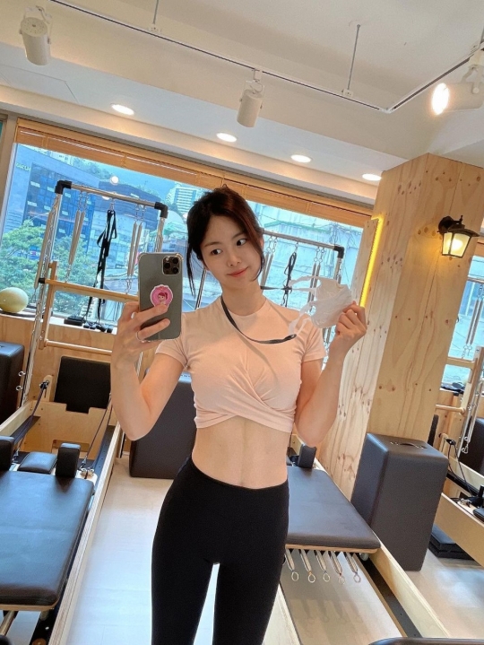 12 Aktris Cantik Korea yang Dikenal Miliki Ant Waist (Pinggang Semut)