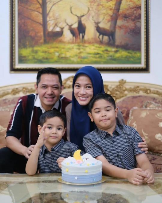 Ulang Tahun ke-5, Ini Potret Ganteng Malik Anak Alyssa Soebandono dan Dude Harlino