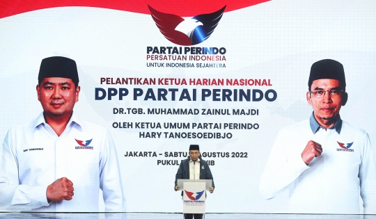 Hary Tanoesoedibjo Lantik TGB Zainul Majdi Jadi Ketua Harian Perindo
