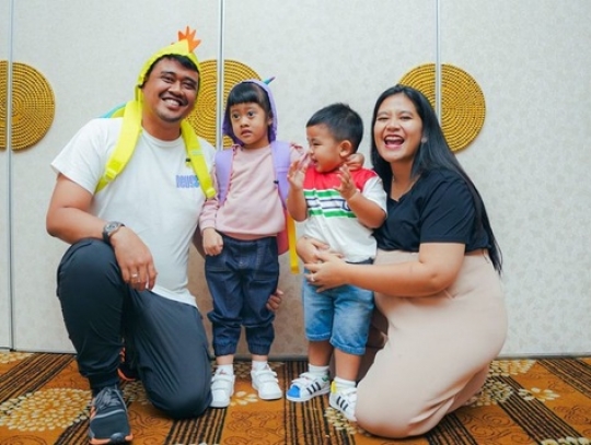 Sederhananya Ulang Tahun Anak Kedua Kahiyang, Kehadiran Kaesang & Erina Bikin Salfok