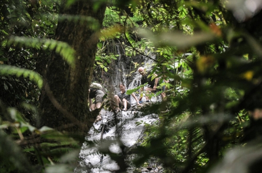 Menjelajahi Jalur Ekstrem Air Terjun Tumpak Sewu