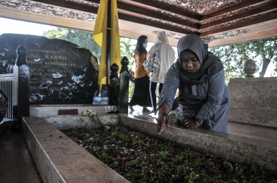 Berziarah ke Makam Bung Karno di Bulan Kemerdekaan