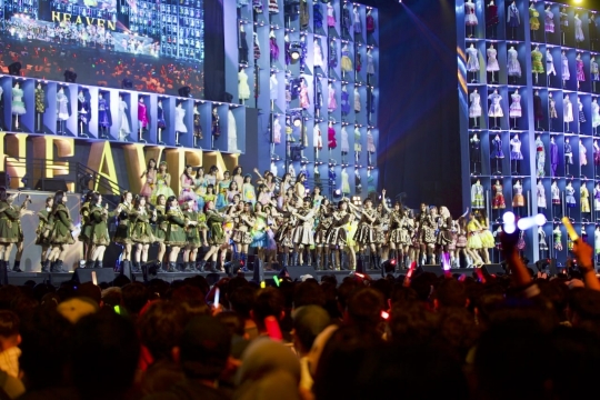 13 Foto Konser Ulang Tahun JKT48 ke-10 yang Berlangsung Seru dan Meriah