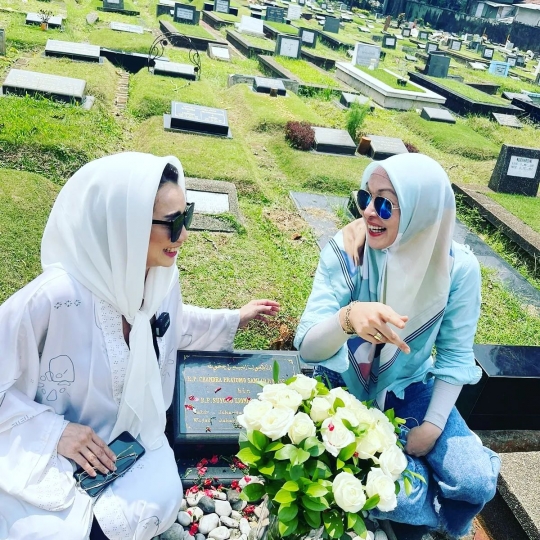 6 Momen Kebersamaan Angelina Sondakh dan Reza Artamevia, Netizen 'Adem Lihatnya'