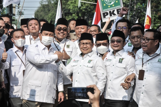 Kekompakan Prabowo dan Cak Imin Daftarkan Partai Ke KPU RI
