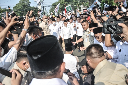 Kekompakan Prabowo dan Cak Imin Daftarkan Partai Ke KPU RI
