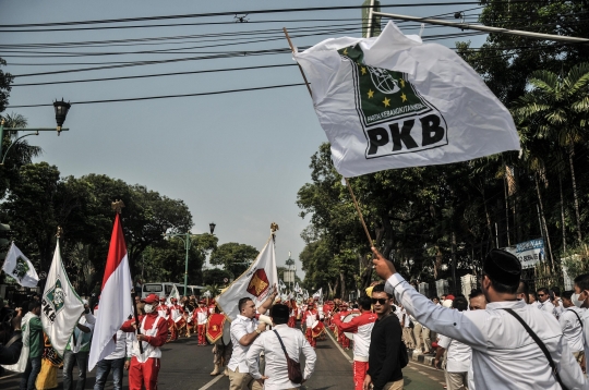 Kemeriahan Pawai Iringi Pendaftaran Partai Gerindra dan PKB di KPU