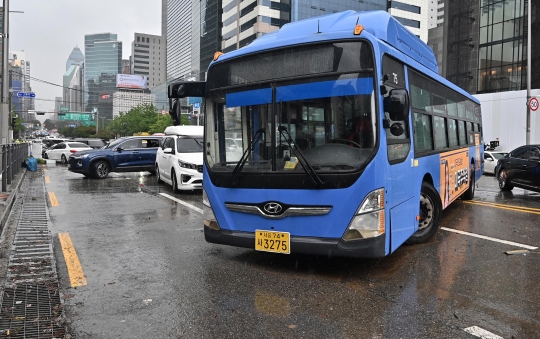Kondisi Mobil-Mobil Tersapu Banjir Bandang di Seoul