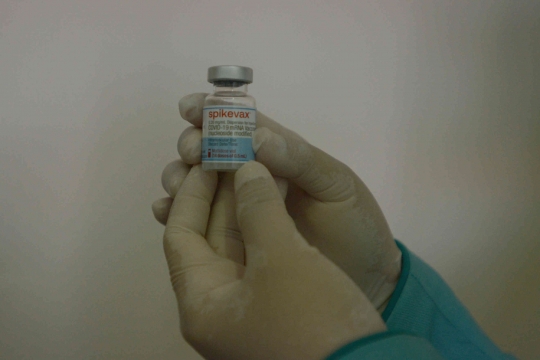 Tenaga Kesehatan RSI Pondok Kopi Disuntik Vaksin Covid-19 Booster Kedua