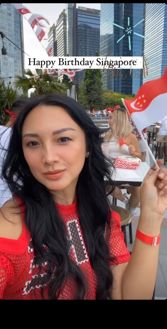 Potret Tata Cahyani Eks Istri Tommy Soeharto di HUT Singapura, Ada Orang Spesial