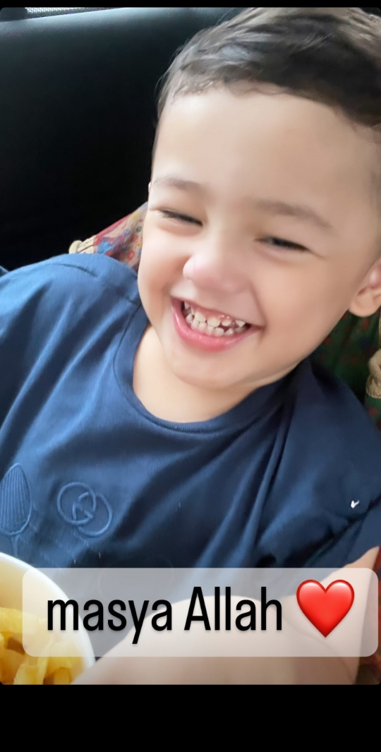 10 Potret Ganteng Saka Anak Ussy & Andhika dengan Rambut Baru, Netizen 'Handsome Boy'