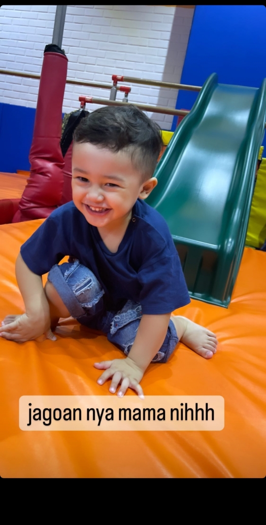 10 Potret Ganteng Saka Anak Ussy & Andhika dengan Rambut Baru, Netizen 'Handsome Boy'