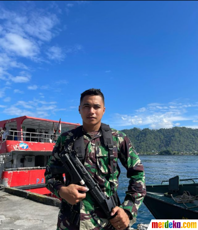 Foto Potret Aprilio Manganang Saat Kenakan Baju Dinas TNI Makin Keren Merdeka Com