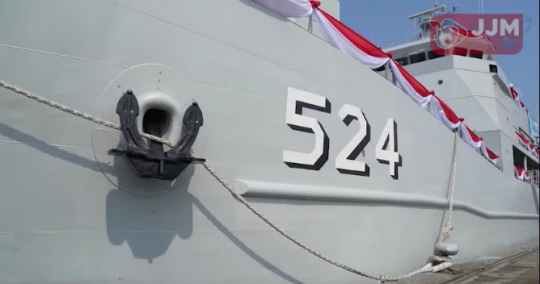 Potret KRI Teluk Calang 524 TNI Angkatan Laut, Kapal Angkut Tank Buatan Dalam Negeri