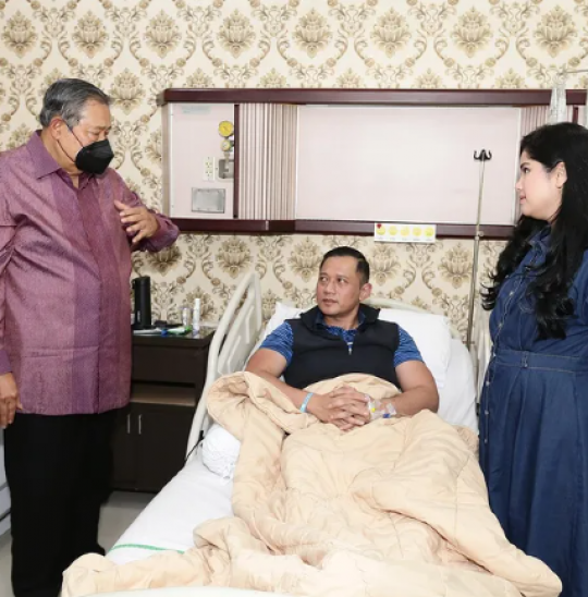 Sakit Demam Berdarah, Ini Potret Agus Harimurti Yudhoyono Rayakan Hut ke-44 di RS