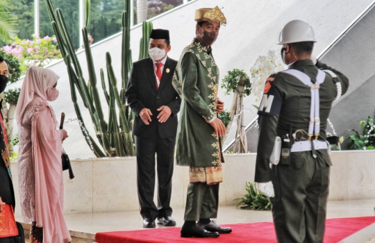 Gaya Presiden Jokowi Berbaju Adat Bangka Belitung di Sidang Tahunan MPR