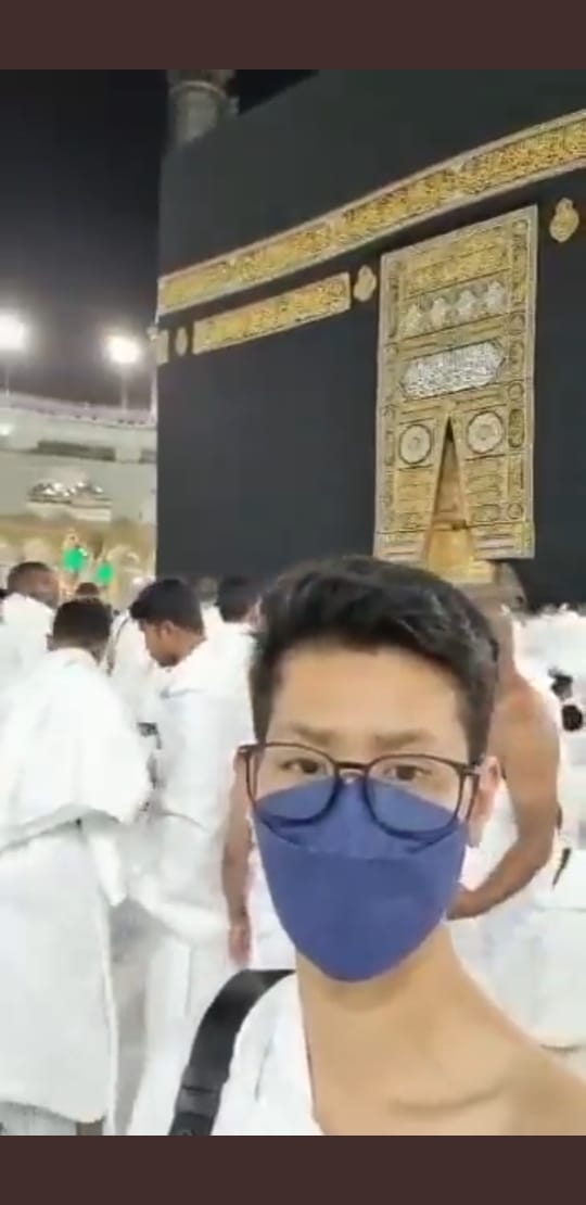 Edan! Wanita Nekat Menyamar jadi Pria Kenakan Pakaian Ihram saat Umrah, ini Sosoknya