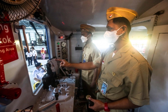 Melihat Antiknya Lokomotif Listrik Pertama dan Kereta Bersejarah di HUT ke-77 RI