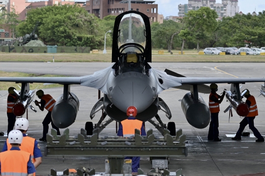 Siaga Lawan China, Taiwan Lengkapi Jet F-16 Viper dengan Rudal Mematikan