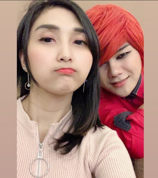 5 Potret Pesulap Merah Bareng Istri, Curi Perhatian