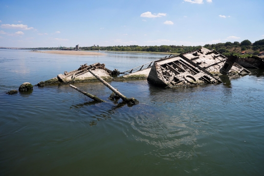 Penampakan Kapal Jerman era Perang Dunia II Bermunculan di Sungai Mengering Serbia