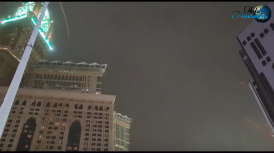 Dilanda Badai Pasir Angin Kencang, Begini Potret Kota Mekkah Tertutup Debu & Petir