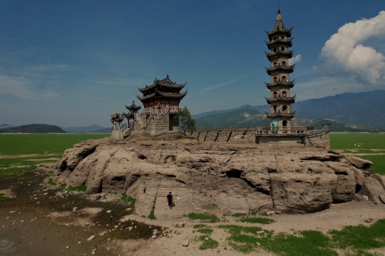 Danau Air Tawar Terbesar di China Mengering Akibat Suhu Tinggi