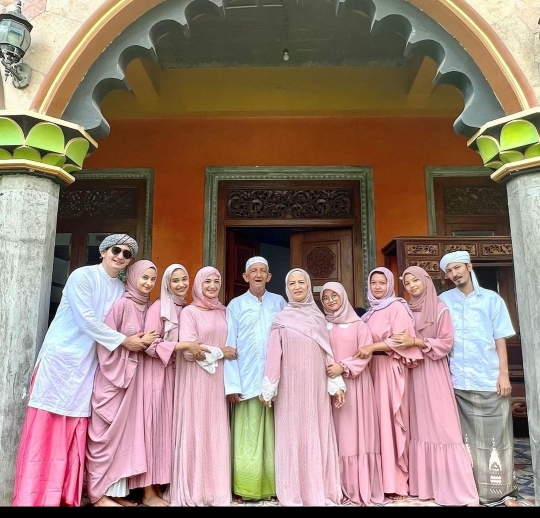 Potret Mahdy Reza Pemain Buku Harian Seorang Istri Bareng Keluarga, Penuh Kehangatan